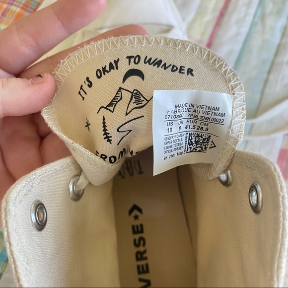 “it’s okay to wander” platform converse - Picture 4 of 4